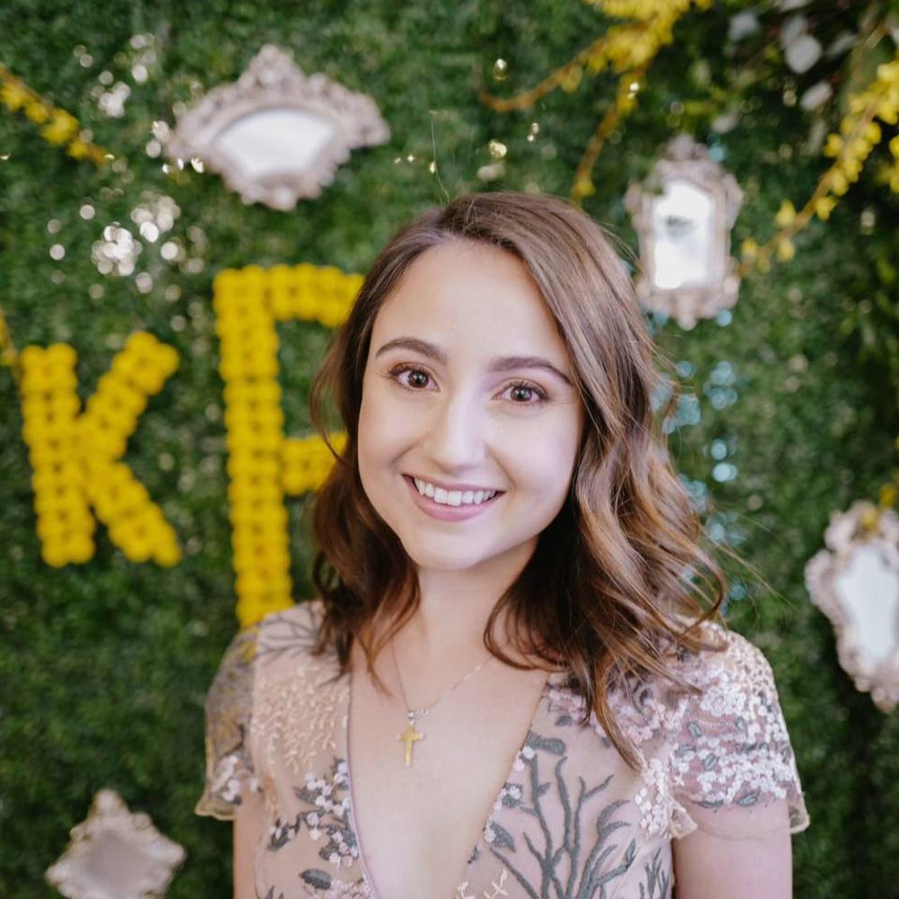 Meet your Posher, Athina